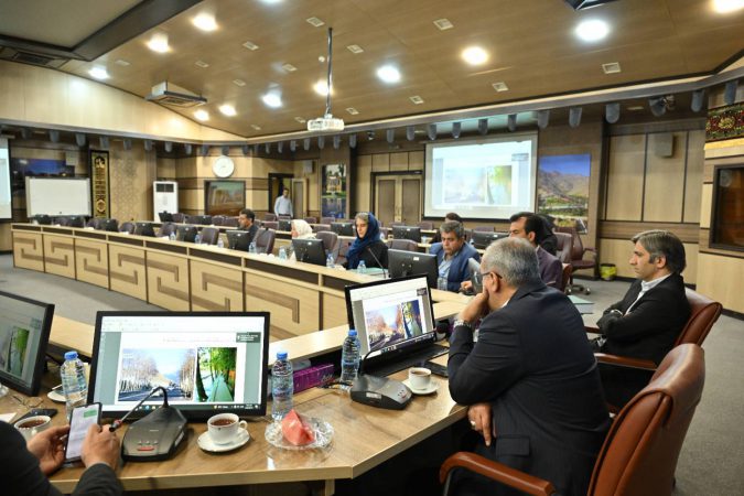 تعامل شهرداری منطقه یک با نخبگان و فعالان محیط زیستی