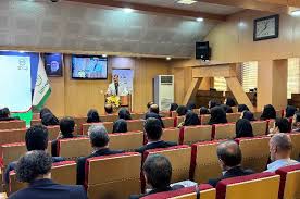 برگزاری نخستین نشست مدیرعامل بیمه البرز با معاونین مدیران و رؤسای ادارات