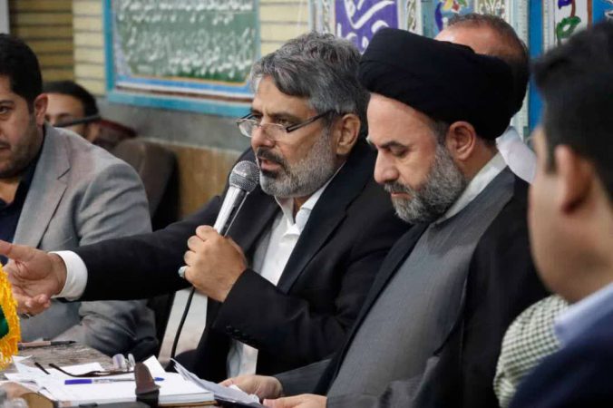 ملاقات مسجدی آقامیری و موسوی با شهروندان در مسجد الجواد (ع)/ مسجد الجواد(ع) پل گفت‌وگوی مردم و مسئولان منطقه ۴