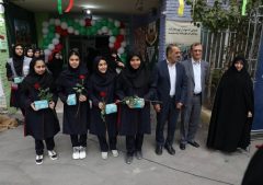 طنین زنگ مهر با شعار سلام به آینده در مدارس منطقه ۲