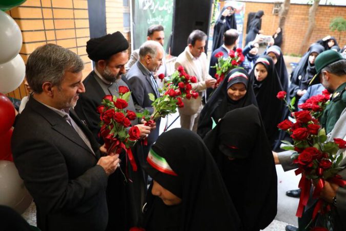 زنگ اول مهر در مدرسه دخترانه به‌روزان در منطقه ۱۲ نواخته شد