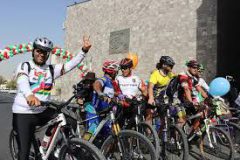 جشن روز جهانی بدون خودرو در منطقه ۴/ ارتقای فرهنگ دوچرخه‌سواری در شمال شرق شهر