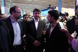 وزیر ارتباطات از غرفه رایتل در نمایشگاه الکامپ ۱۴۰۴ بازدید کرد