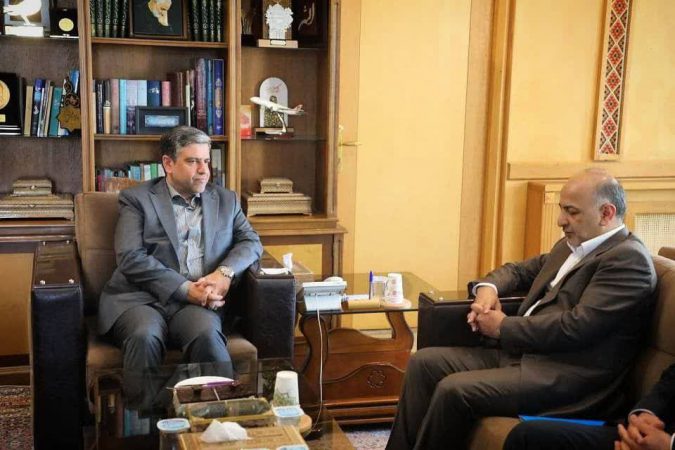 حذف فرایند فیزیکی بیمه‌ها ضرورت دارد/ آمادگی برای سرمایه‌گذاری بیمه‌ دی در استان اردبیل