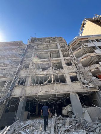 تقدیر شهروند آسیب‌دیده در جنگ از پرداخت سریع خسارت توسط بیمه البرز