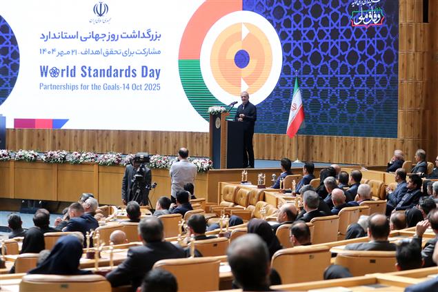 باید برای تحقق شاخص‌های استاندارد از جمله در زمینه مصرف بهینه انرژی تلاش کنیم