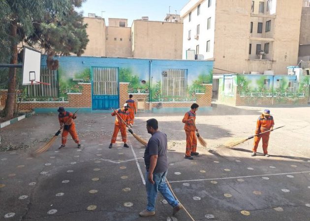 طرح ویژه استقبال از مهر در منطقه ۱۴ با تمرکز بر بهداشت و ایمنی در معابر و مدارس منطقه ادامه دارد