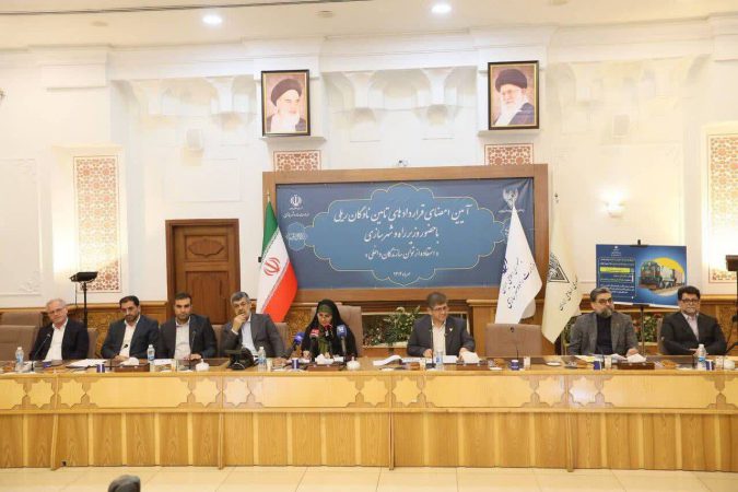 سرمایه‌گذاری ۲۰۰ هزار میلیاردی وزارت صمت در تامین ناوگان ریلی/  اتصال زیرساخت‌های صنعتی به شبکه ریلی تکمیل می‌‌شود