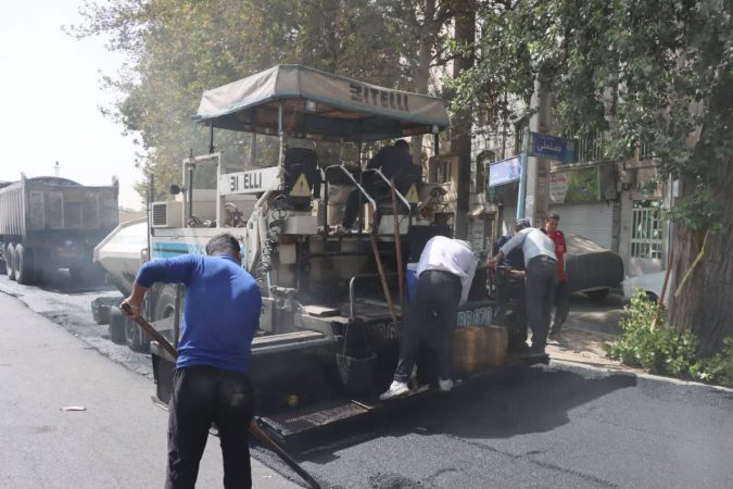 اجرای ۴۹۰ هزار مترمربع عملیات آسفالت در منطقه ۴ طی شش‌ماهه نخست سال ۱۴۰۴