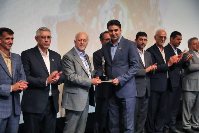 طرحی ایرانی، موفقیتی ملی در صنعت فولاد/بومی سازی چسب جایگزین بنتونیت در فولاد خوزستان