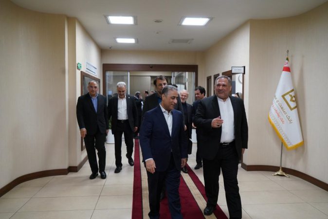 رئیس كمیسیون اقتصادی مجلس: بانك صنعت و معدن موتور محرك تولید و توسعه زیرساخت های كشور است