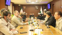 دیدار فرمانده و اعضای حوزه مقاومت بسیج پست بانک ایران با مدیرعامل بانک به مناسبت هفته بسیج