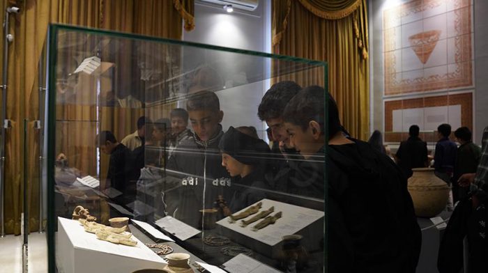 هدیه متفاوت بانک کارآفرین به دانش آموزان