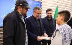 نشست صمیمی شهردار منطقه ۱۲ با دبیران کانون نوجوانان محلات و اهل قلم قلب طهران