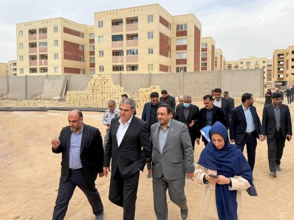 قدردانی معاون وزیر راه و شهرسازی از عملکرد بانک مسکن در طرح نهضت ملی استان یزد/ تامین مالی بیش از ۴۲ هزار میلیارد ریالی نهضت ملی یزد