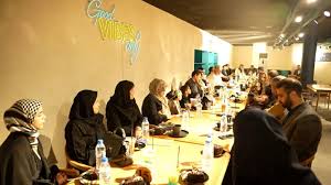 محفل گرم کتابخوانی در پتروشیمی کارون؛ همکاران و همسران ایشان از تجربه‌های مطالعه خود گفتند