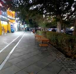 آغاز طرح ساماندهی معابر و جمع‌آوری میز و صندلی اصناف در منطقه ۸