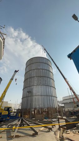 نصب اولین فلر زمینی ایران/شریعتمداری: درود بر شرف تک‌تک فرزندانمان