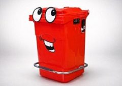 رونمایی از نخستین سطل زباله «سخنگو» در منطقه ۲ تهران