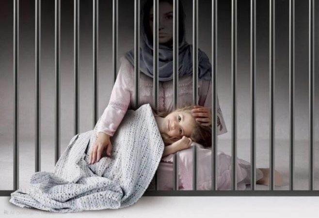 هدیه روز مادر از سوی بانک مسکن؛ سه بانوی زندانی جرایم غیرعمد از بند رها شدند