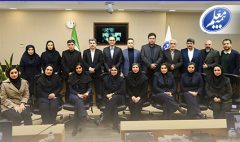 تقدیر از نمایندگان برتر جشنواره فروش بیمه معلم