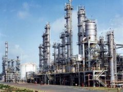 شریعتمداری: هلدینگ خلیج‌فارس ۱۰۰ درصد تعهدات ارزی خود را انجام داده است