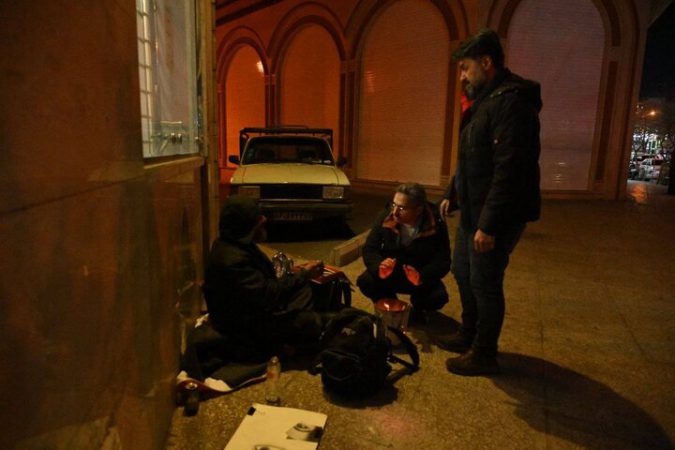 طرح «پناه گرم»، استقرار دو اتوبوس برای اسکان بی خانمان‌ها در میدان تجریش