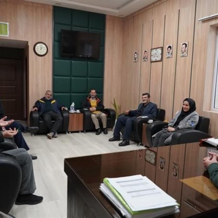 نشست رییس هیات مدیره بیمه دی و مدیران بنیاد شهید قزوین