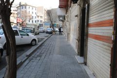 اجرای عملیات تبدیل نهر به کانیو و کفپوش پیاده‌راه خیابان ابوریحان منطقه ۱۹