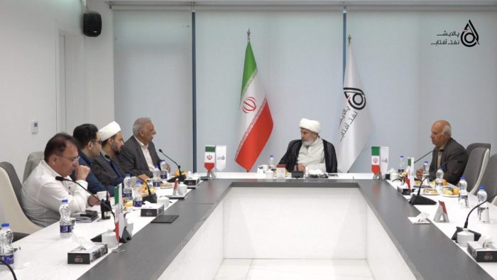 بازدید عضو مجلس خبرگان رهبری و معاون حوزه‌های علمیه کشور از پالایشگاه نفت آفتاب