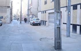 جابجایی و رفع معارض پایه‌های برق مزاحم در محله شهید هرندی منطقه ۱۲