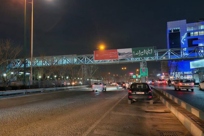 نورپردازی ۳۹ پل عابر پیاده و اهتزاز ۱۰ طاق‌نصرت در منطقه یک