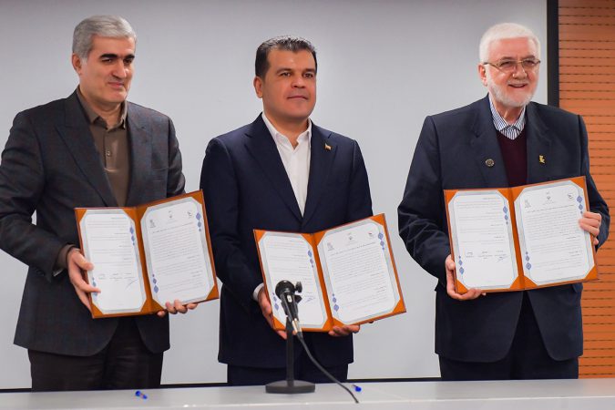 نقش‌آفرینی بانک پاسارگاد در توسعه زنجیره ارزش صنعت پرورش ماهی در قفس با امضای تفاهم‌نامه سه‌جانبه ملی