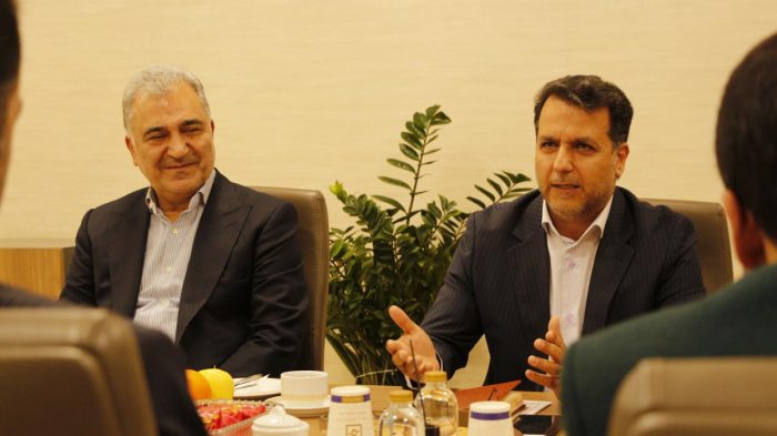 در دیدار نماینده مدیرعامل بانك صنعت و معدن در امور اجرایی با رئیس مركز ملی بازرسی، ارتقا سلامت و فوریت‌های اداری سازمان اداری و استخدامی كشور مطرح شد: تاكید بر ادامه همكاری با سامانه فواد ۱۲۸ با رویكردی نتیجه محور و موثر