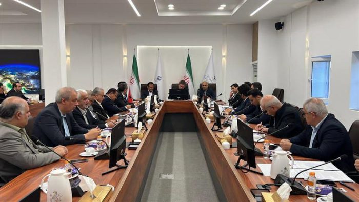 وزیر اقتصاد و مجموعه مدیریتی وزارت اقتصاد آماده همه گونه همكاری و كمك در جهت توسعه استان باظرفیت، مستعد و راهبردی بوشهر است