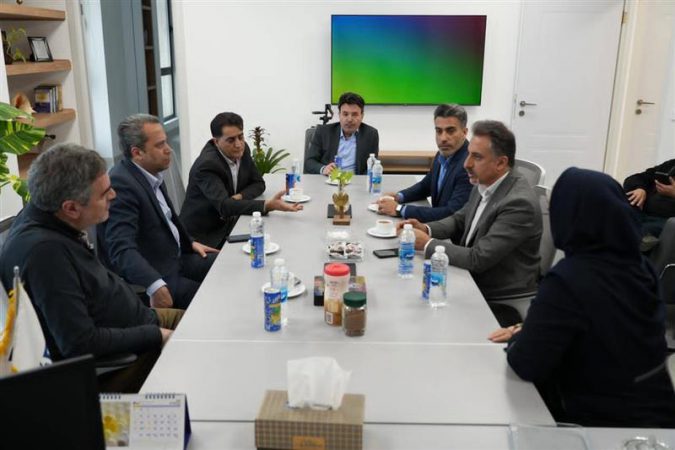 بازدید رئیس كل بیمه مركزی از شعب و نمایندگی‌های بیمه استان هرمزگان در ایستگاه پایانی سفر استانی نوار جنوبی كشور