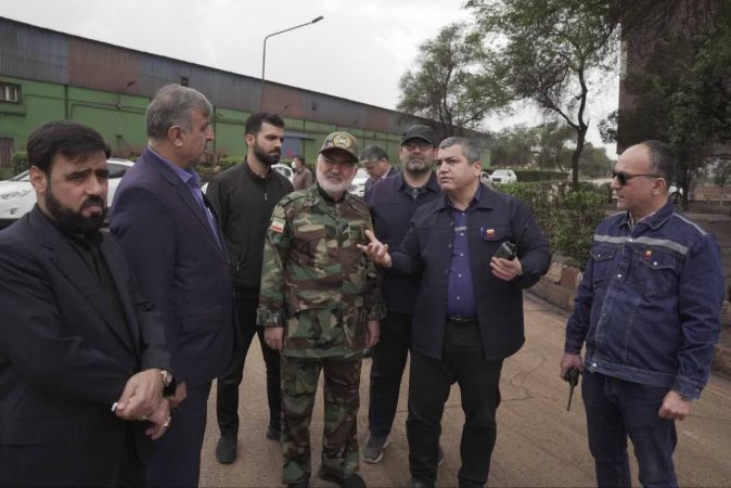 استاندار خوزستان در بازدید از شرکت فولاد خوزستان:دشمن از مرزهای انسانیت عبور کرده است