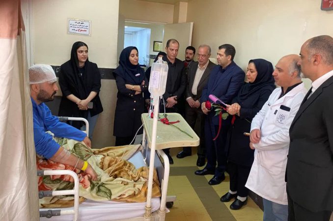 مدیرعامل بیمه آسیا از مجروحان و مصدومان جنگ عیادت و از خدمات کادر درمان قدردانی کرد