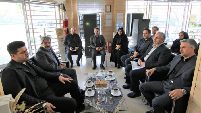 بازدید مدیرعامل موسسه صندوق ذخیره فرهنگیان از شعبه سعادت آباد بانک سرمایه