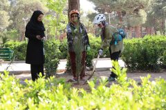 ۵۰ اصله نهال سرو در بوستان پیروزی منطقه ۱۳ کاشته شد