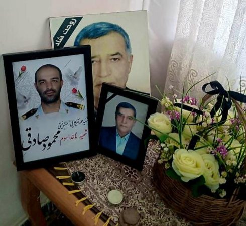 مدیر عامل بیمه دی در دیدار با خانواده شهدای ناو دنا: ‌شهدای “مدرسه شجره طیبه” و “ناو دنا ” شهدای مظلوم جنگ رمضان بودند