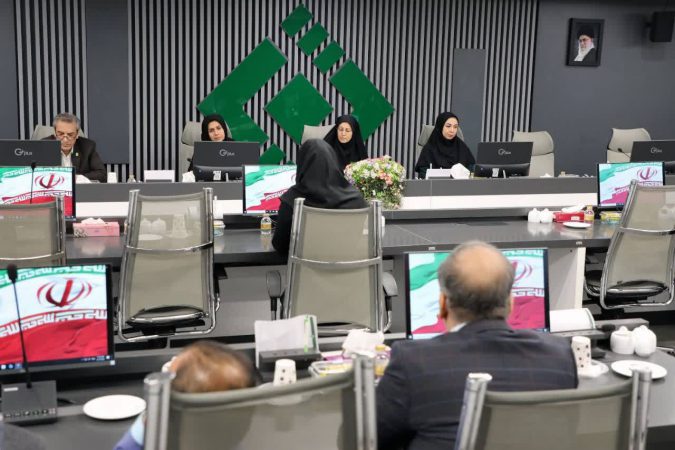 نخستین جلسه دیدار عمومی رئیس پژوهشكده بیمه با كاركنان؛ تأكید بر نقش فعال پژوهشكده بیمه
