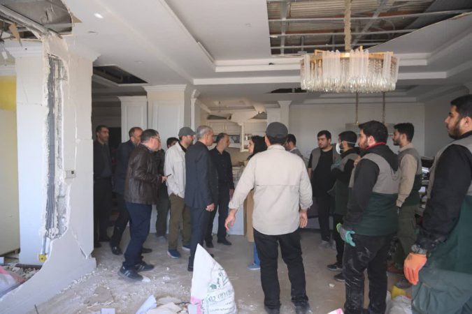 گروه مرمت در کنار سایر گروه های جهادی آماده فعالیت در منطقه یک ، می شود