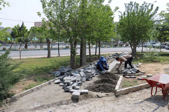 مناسب سازی و بهسازی ۲۰۰۰ مترمربع از معابر بوستان شکوفه و بازسازی آلاچیق‌ها در منطقه ۱۹