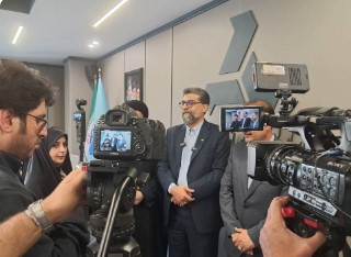 معاون وزیر صمت: به زودی شاهد عرضه مستمر هفتگی خودرو خواهیم بود