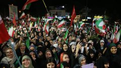 برگزاری مراسم ازدواج ۲۳ زوج جان فدای منطقه ۴ در ۵ میدان اصلی پایتخت