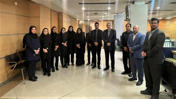 گپ و گفت سرپرست بانک سرمایه با همکاران شعبه کریمخان