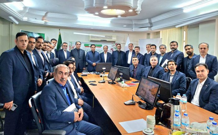 مدیر عامل پست بانک ایران در نشست شورای اداری مدیریت شعب استان البرز تاکید کرد: بهره گیری از ظرفیتهای اقتصادی استان البرز برای توسعه بازار و ارتقای جایگاه بانک