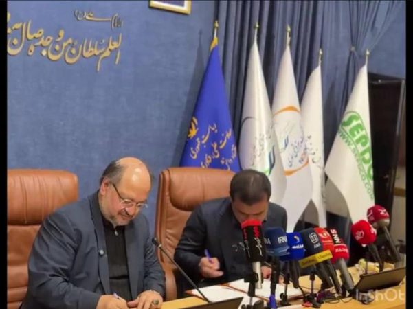 انعقاد بزرگترین قرارداد تولید, بار اول توسط هلدینگ خلیج فارس/امضای شریعتمداری و افشین پای تفاهمنامه «فارس» با معاونت علمی ریاست‌جمهوری