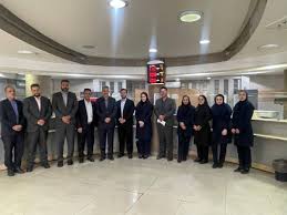 مدیرعامل بانک سرمایه به طور سرزده از شعبه میدان فاطمی و واحد مستقل ارزی غرب تهران بازدید کرد